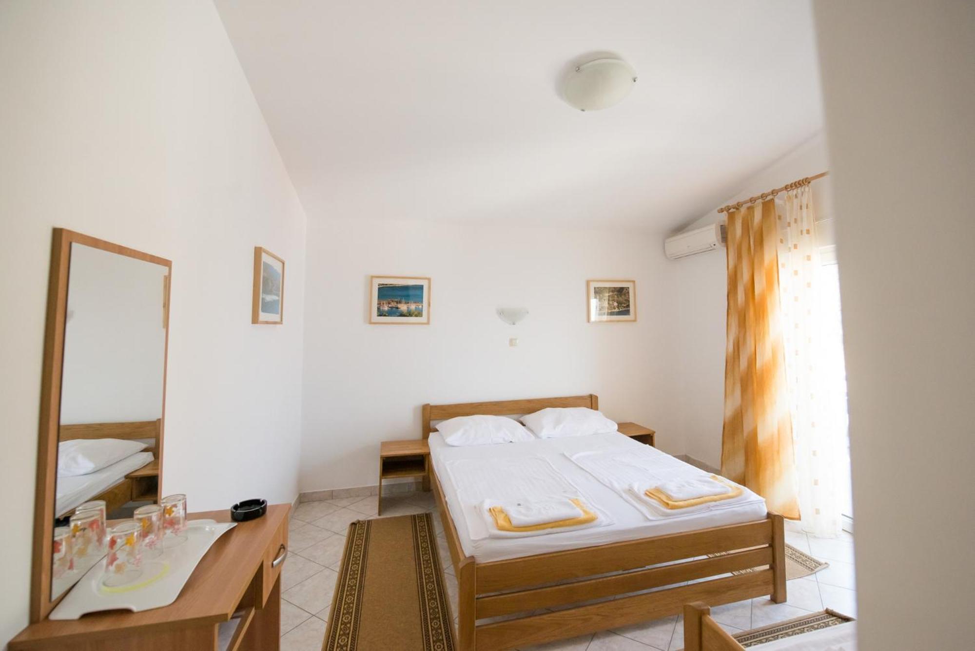 Bed And Breakfast Pero 3 Min Walk To The Beach Локва Рогозница Екстериор снимка